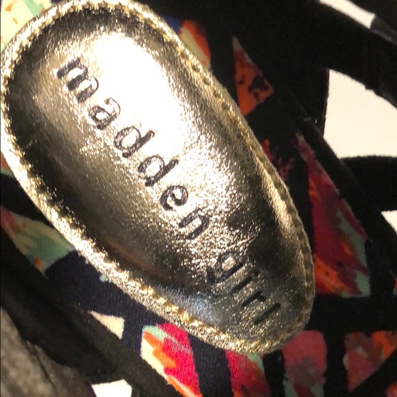 🔴 NIB madden girl suede wedge cut-out heels size 7.5 - Picture 7 of 8